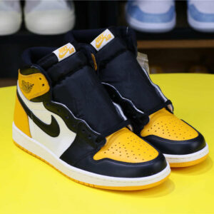 AIR JORDAN 1 RETRO HIGH OG 'YELLOW TOE'