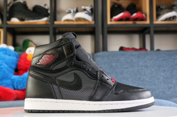 Air Jordan 1 High OG “BlackMetallic”